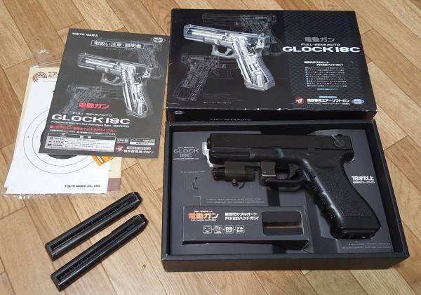 東京マルイ グロック18C GLOCK18C マガジン2本 LEDライト付 トイガン