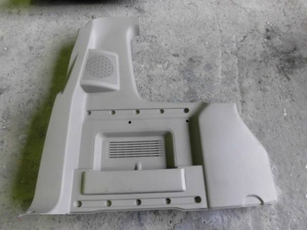 ☆中古☆DA64W☆エブリー　エブリィワゴン☆ リヤ　トリム　左