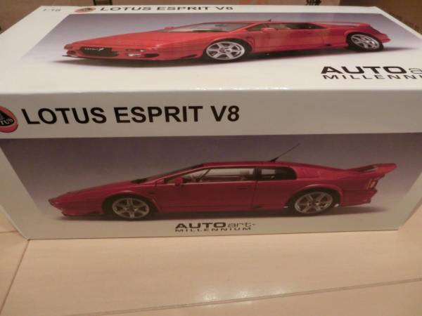 1:18 AUTOart Lotus Esprit V8
