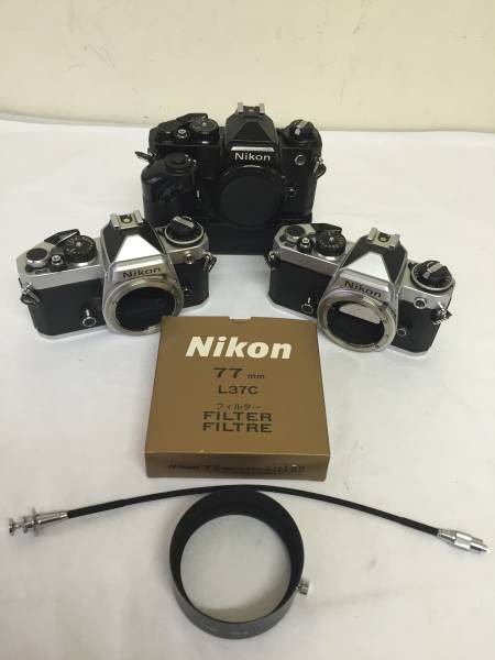 Nikon FE ボディ 3台 Nikon MD-12 他 小物 (M-22)