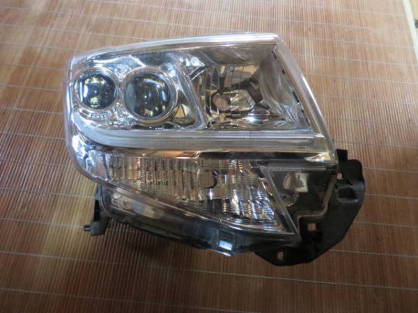 タント　６００　右ＬＥＤヘッドライト　ユニット