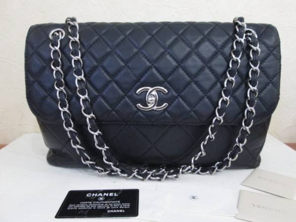 本物　美品　シャネル　黒マトラッセ３２cm　SV金具　