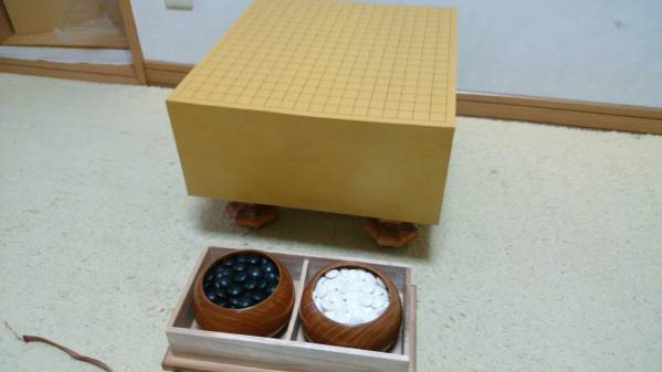 中古囲碁セット　6寸足付き　本蛤、本那智35号