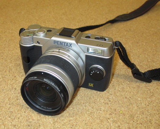 家電中古◇♪PENTAX ミラーレス一眼 Q7 ダブルズームキット PENTAX