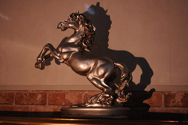 FC3F04*樹脂製オーナメント・オブジェ『跳ね馬』1円アウトレット