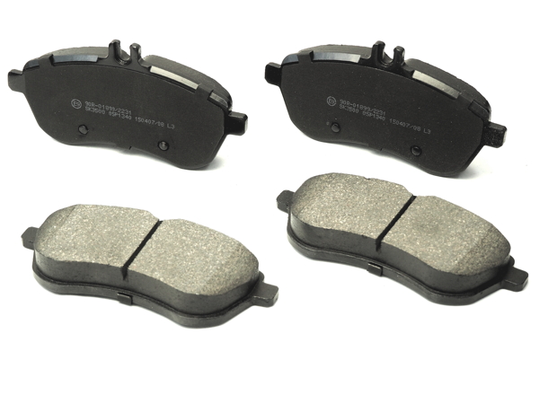 ベンツ C200 CGI W204 204048 Fブレーキパッド センサー付