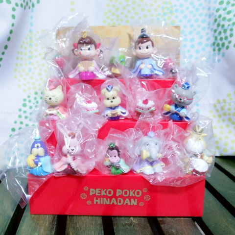 ペコちゃんポコちゃん三段飾りの雛人形☆お雛様・ひな壇☆不二家