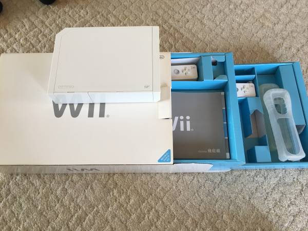 任天堂Wiiとゲームソフト3種のセット ,WiiとWiiFitボードとマリオ
