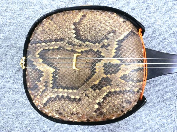 1円~沖縄伝統楽器 三線 ヘビ柄 中古 3OJW-288