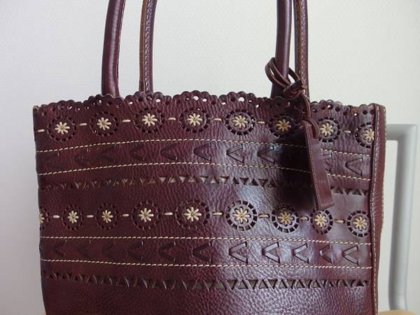 genten ゲンテン ハンドバッグ トート フラワー刺繍 カットワーク レザー ゲンテン 花刺繍カットワーク レザー本革バッグ genten ✨ゲンテン