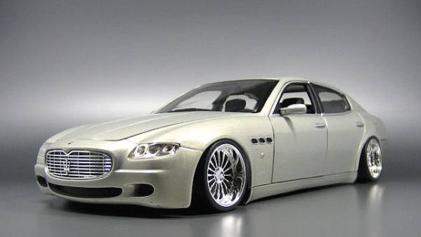 1/18 マセラティクワトロポルテ　カスタム 1/18 マセラティ クアトロポルテ V8 改 LUX カスタム マセラティ