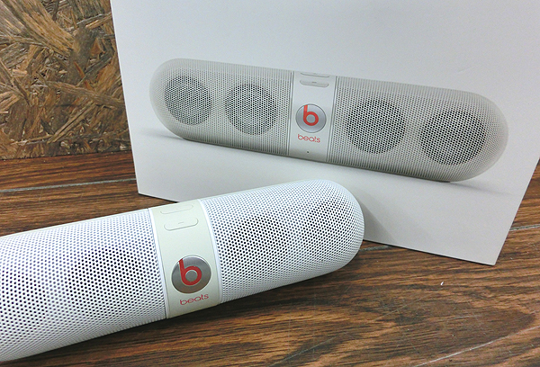 beats pill+ ホワイト ワイヤレススピーカー 大型化して高音質に、アプリも機能強化したBluetoothスピーカー「Beats