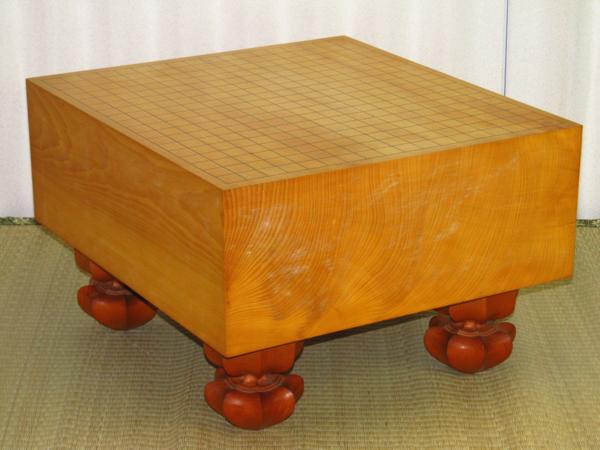 ▲日本産本榧柾目五寸六分碁盤▲盤覆（囲碁）　