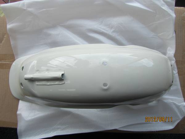 ホンダ 純正新品部品 初期型シャリー リア鉄フェンダー 白 ホンダ用