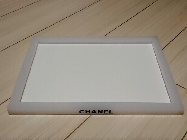 ラスト1点★超レア 新品 シャネルのアクリルトレイ 幻のホワイト