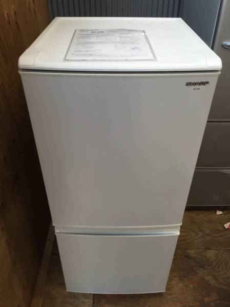 送料無料 R13192 SHARP 2ドア冷蔵庫 137L SJ-14S-W [名] 【公式通販】