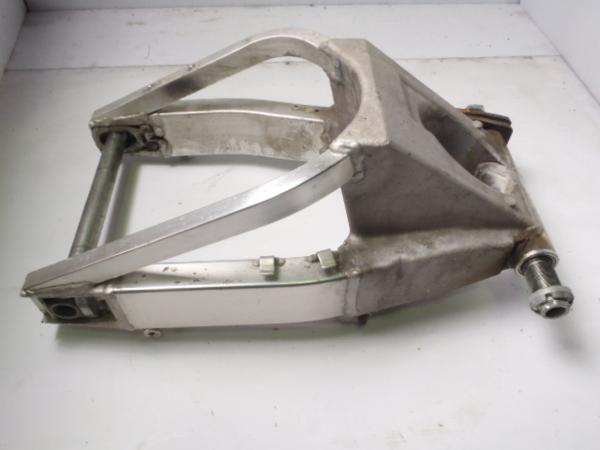 GSX-R750(FI)-JS1GR7DA 【スイングアーム】