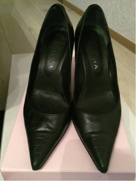 ダイアナパンプス23.5センチ