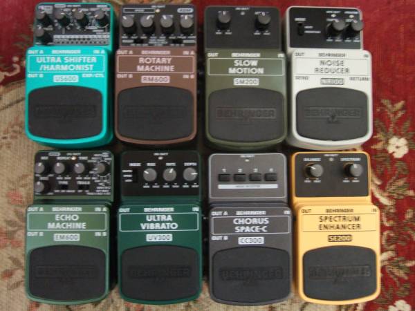 BEHRINGERコンパクトエフェクター8個