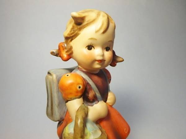 得☆Goebel 1972年~ フンメル人形 ゲーベル ランドセルの女の子