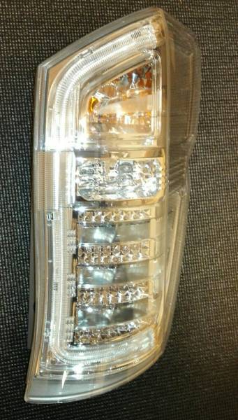 ステップワゴンスパーダ　RK5　後期　右テールランプ　送料込み