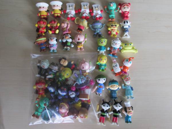 アンパンマン - 専用アンパンマンミュージアムバスと30体の通販 by