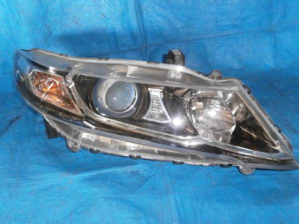 美品 RB3 前期 オデッセイ 右HIDユニット