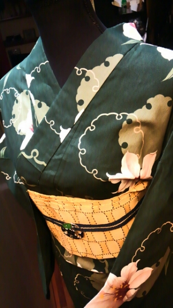 深緑に細かい縞と百合・蔓柄　大正ロマン風モダンな浴衣