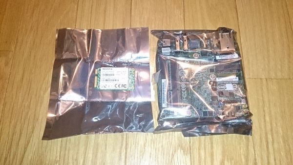 intel NUC Celeron 847 DCP847SKE 新品 + ADATA 24GB mSATA SSD