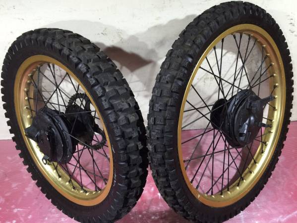 DT125 17F 前後ホイールセット