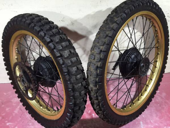DT125 17F 前後ホイールセット