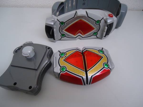 仮面ライダー ブレイド 剣 Dx変身ベルト カリスラウザー 仮面ライダー 売買されたオークション情報 Yahooの商品情報をアーカイブ公開 オークファン Aucfan Com