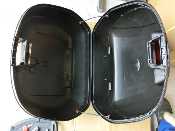 ☆☆　ワイズギア製 リアボックス E47 ブラック ベース付き