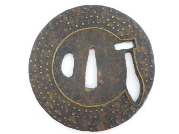 ◆刀装具 鉄地 鍔◆無銘 金象嵌 剣図 小透かし 丸形 鐔 時代物