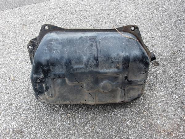 【即決】ジムニー　ＪＡ１１　フューエルタンク　２型