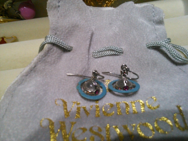 ヴィヴィアン　ヴィンテージオーブピアス