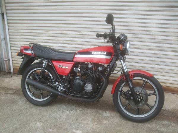たな4 カワサキ Z550 ベース車に 三重から Z400FX
