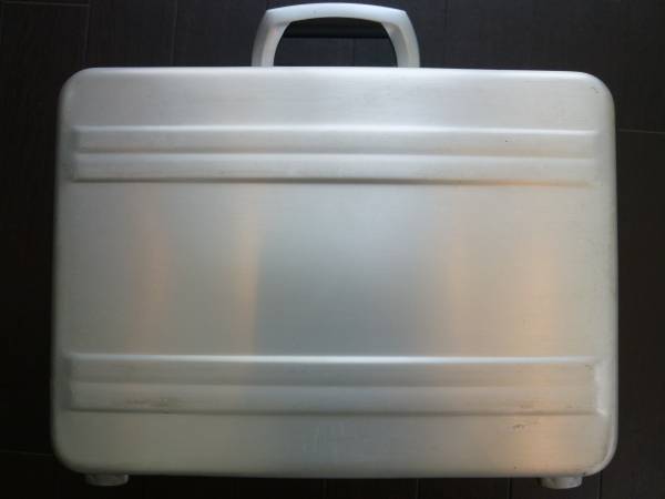 ゼロハリーバートン アタッシュケース ショルダー付き中古品