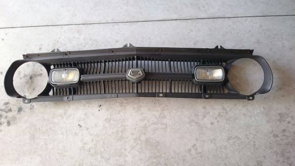 ダットサン　サニー　フロントグリル　GX