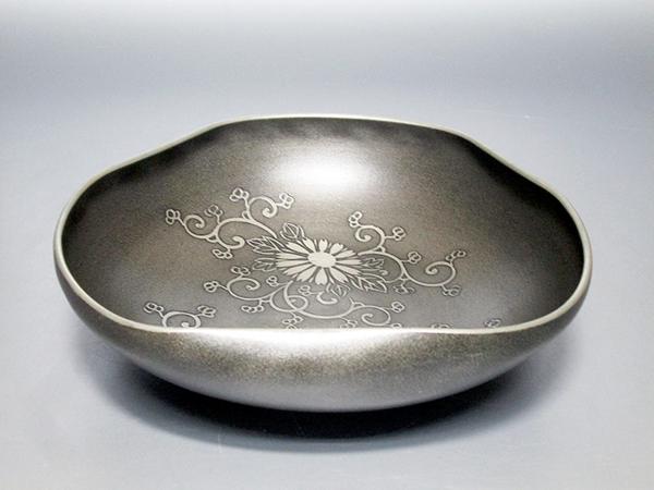 継心造 本錫菊花文菓子器