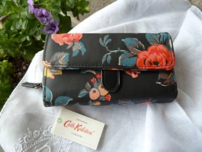 Cath Kidston 中財布 (新作)black&flower