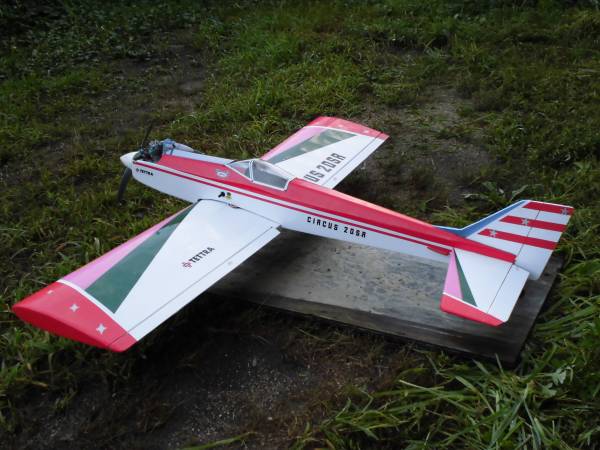 ひつじ　ラジコン飛行機　テトラ・ルーキー２０ＳＲ 半完成、パーツ付き ひつじ ラジコン飛行機 テトラ・ルーキー20SR 半完成、パーツ付き