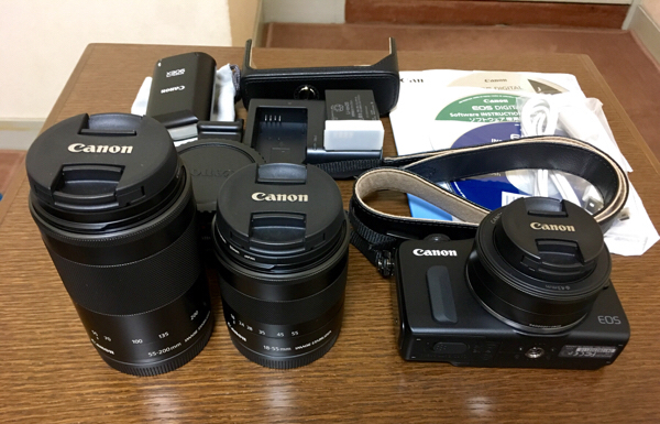 EOS M ダブルレンズキット Canon Kiss ブラック | CANON ミラーレス