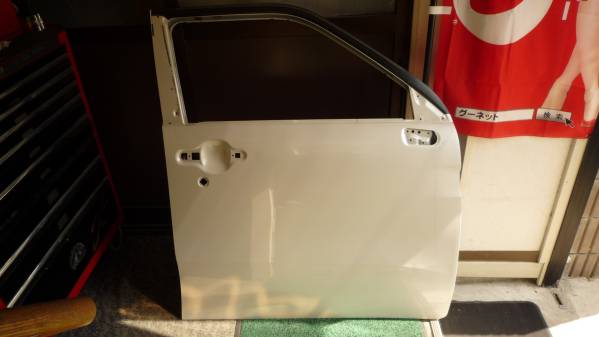 キャスト！ＬＡ２５０Ｓ！右フロントドア！パールホワイト！