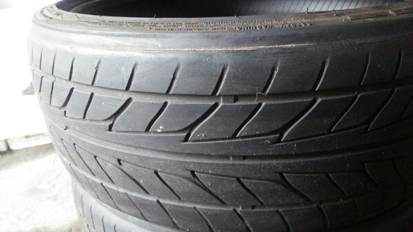 訳ありジャンク☆★ニットー555Extreme 225/35ZR20 3本セット_2