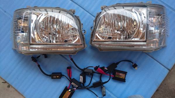 ハイエース200系 3型純正ヘッドライトHID6000K ハイエース ヘッド