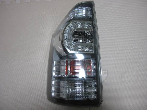 70系ヴォクシー】 VOXY ZRR70 75 後期 テール ノア LED 左 トヨタ