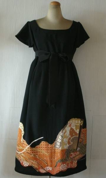着物リメイク★黒留袖丸首ハイウエスト半袖ワンピ★オレンジ扇