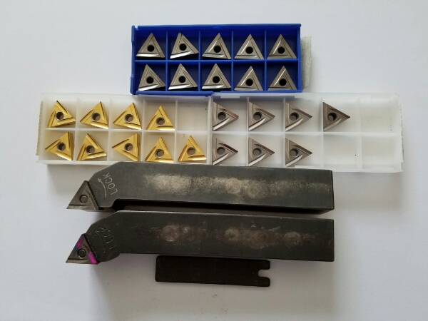 ☆Tungaloy 住友☆右勝手中古三角バイト2本　新品チップ26個付