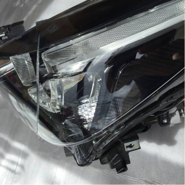DJ5FS デミオ純正 左ヘッド ライト D09K-51040 美品 MAZDA 純正 デミオ